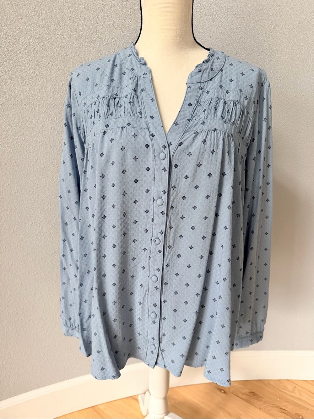 Lane Bryant Blue Dobby Geo Print Ruffle Yoke Button-Front Blouse Size 24